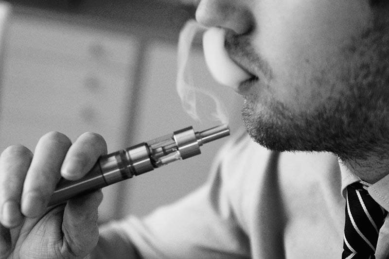 Alerta en EEUU por enfermedades pulmonares derivadas del uso de cigarrillos electrónicos y vapeadores